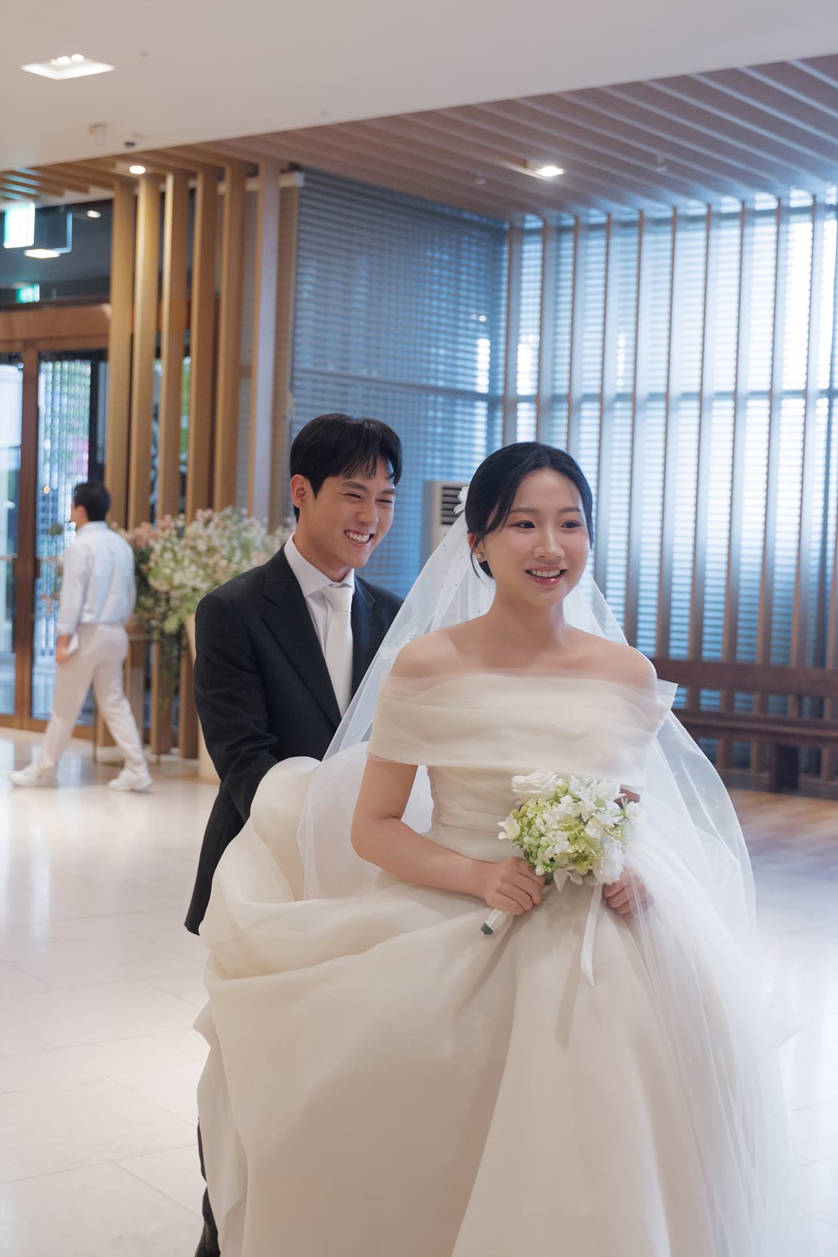 복도에서 먼저 담는 인물사진