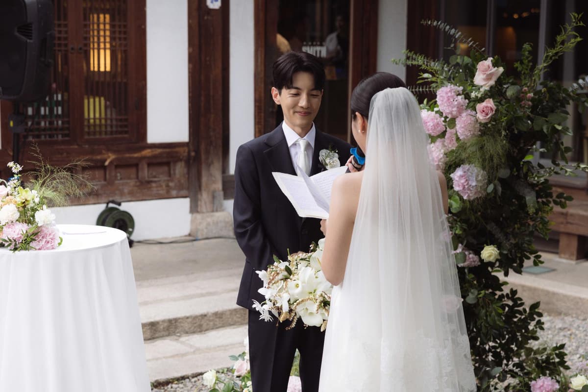 좁은 공간에서도 다양한 시선으로 담은 본식 10