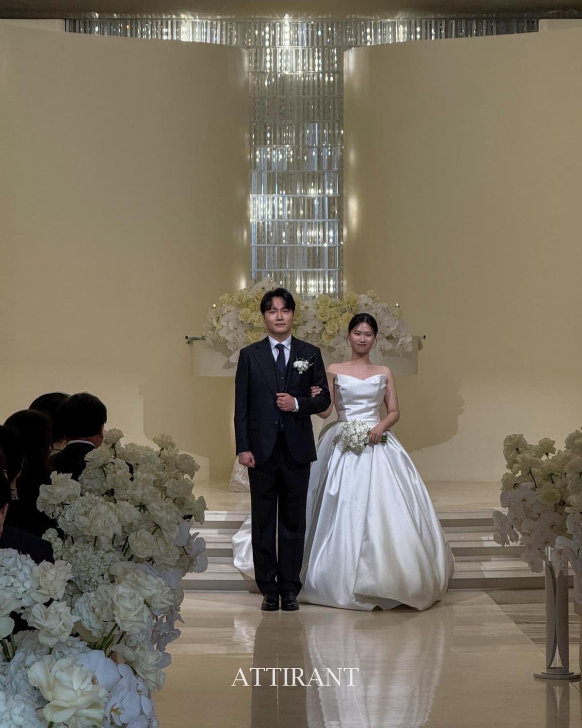 본식에서는 채플홀의 따뜻함을 중심으로 5