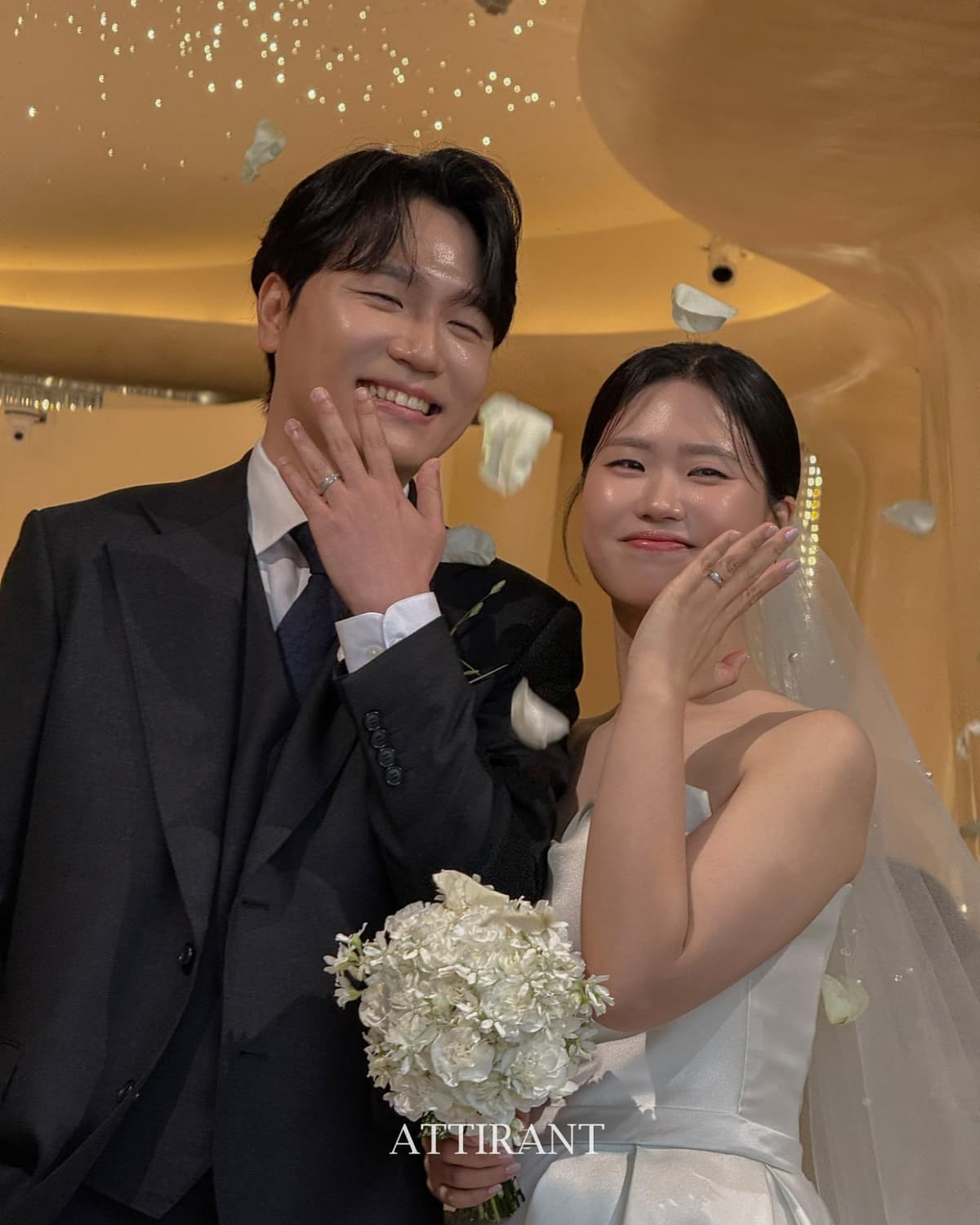 본식에서는 채플홀의 따뜻함을 중심으로 6