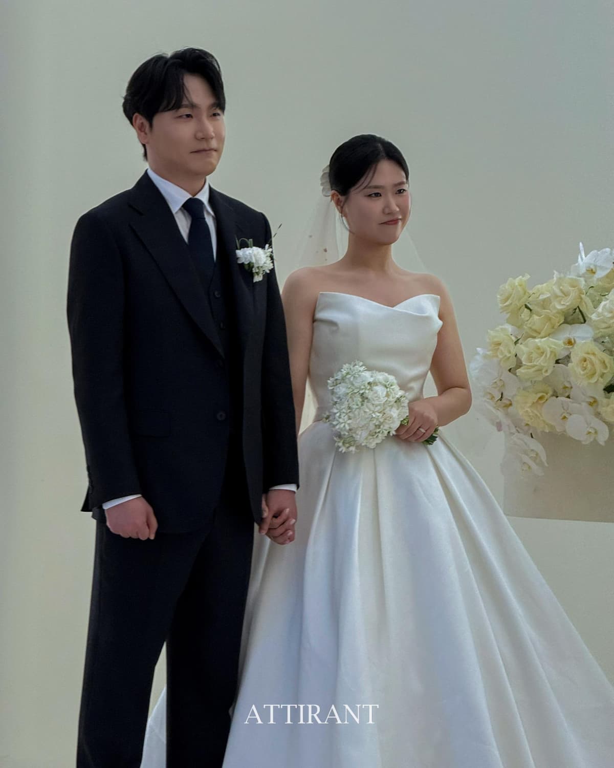 본식에서는 채플홀의 따뜻함을 중심으로 4